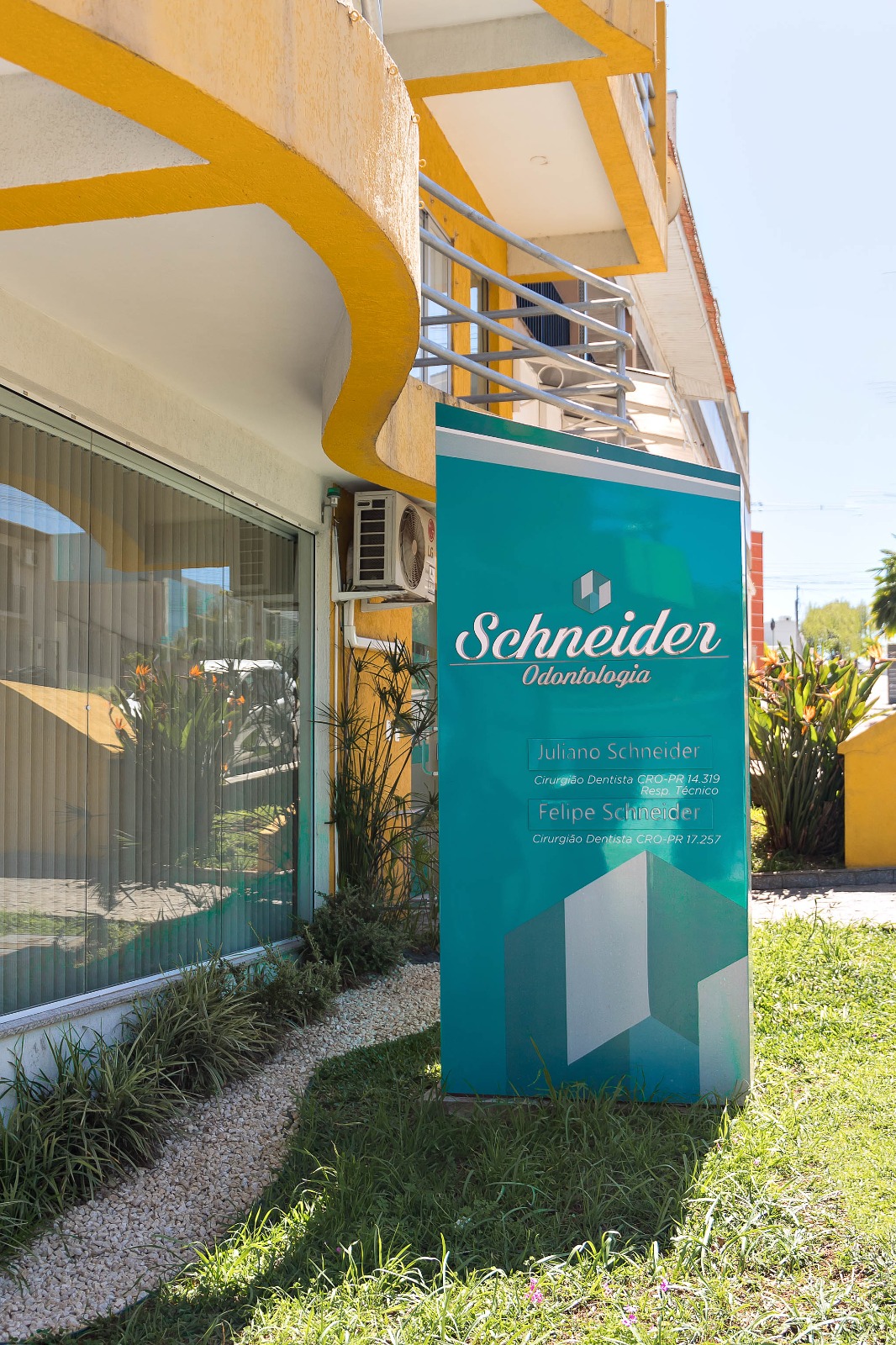 Fachada da Schneider Odontologia, no Centro de São Mateus do Sul